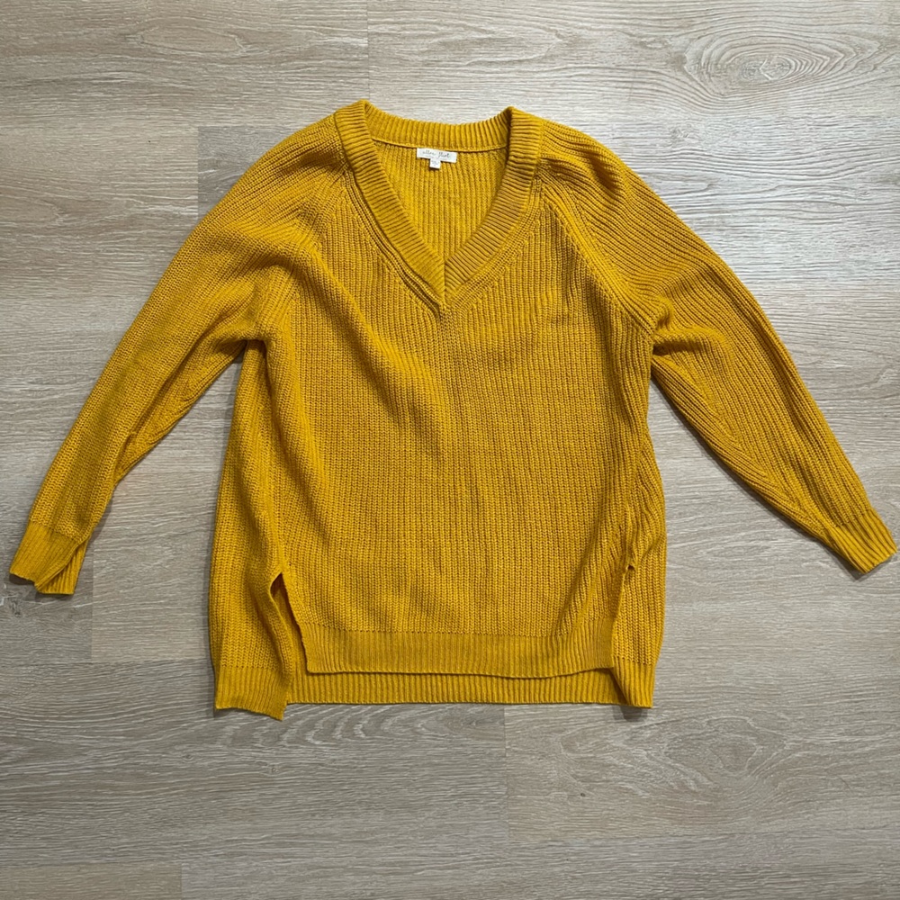 Ultra Flirt v-neck sweater